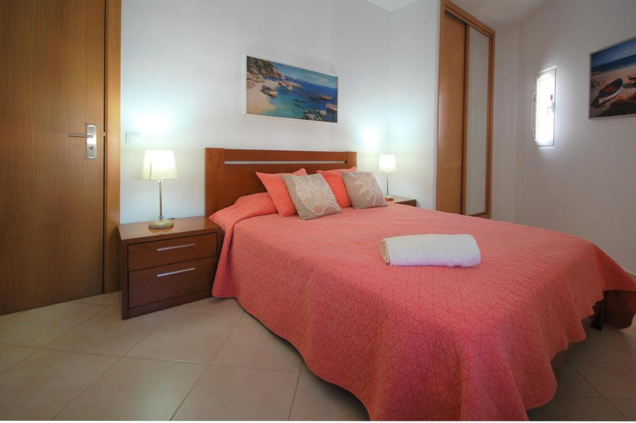 Vila Mar Praia - Free Wifi - 50 M From The Beach Armacao de Pera Bagian luar foto